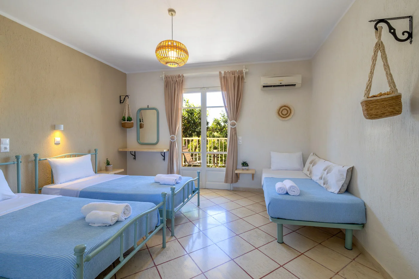 Cozy Kefalonia studios near Makris Gialos beach