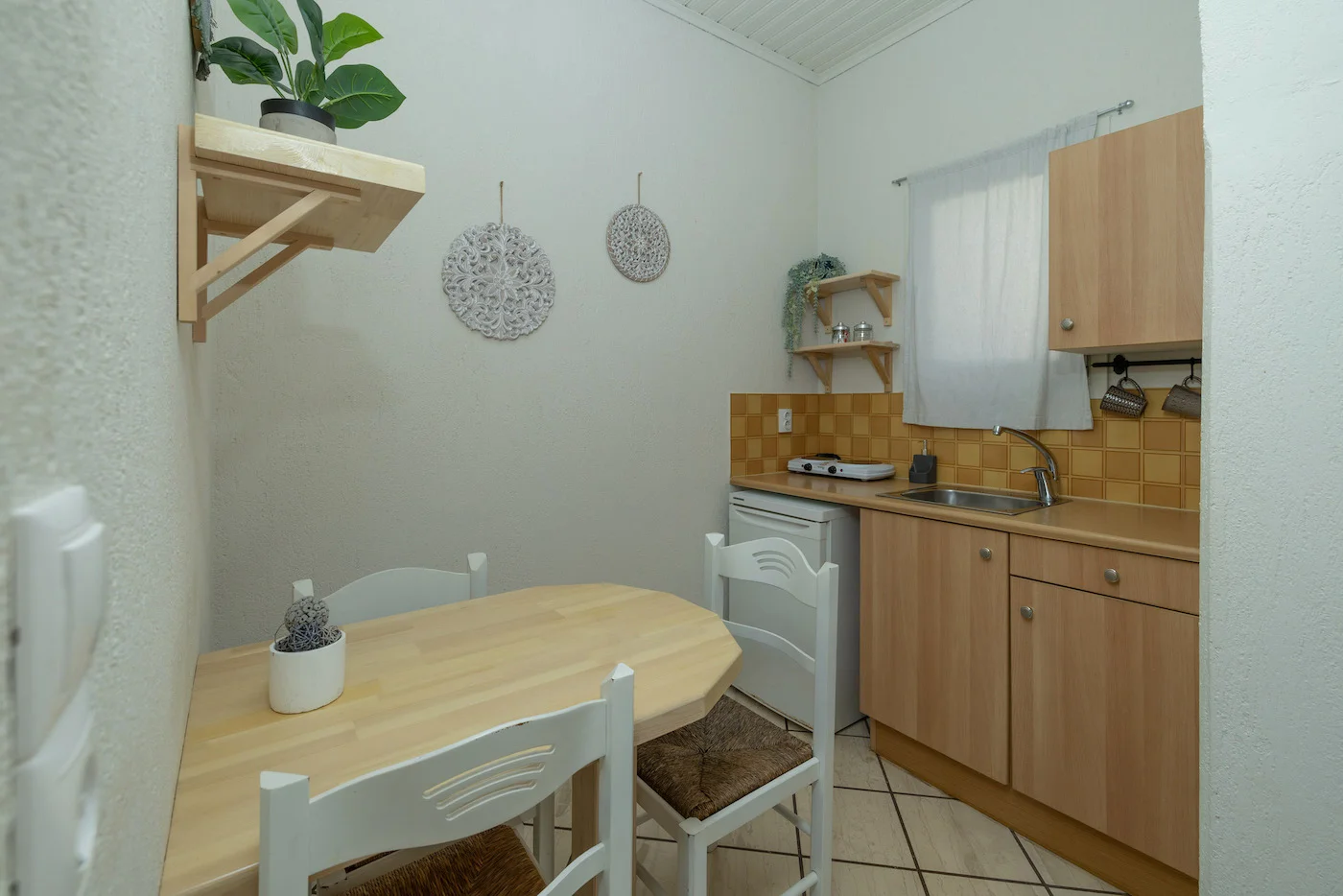 Spacious Kefalonia studios with kitchenette in Lassi